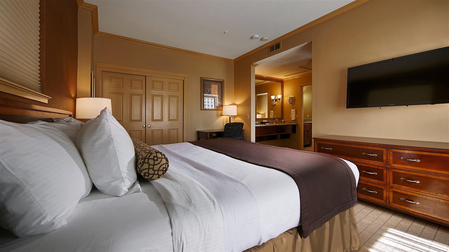 Best Western Plus Palm Court Hotel Davis Εξωτερικό φωτογραφία