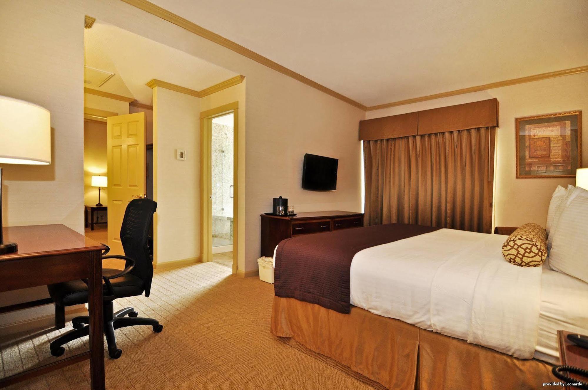 Best Western Plus Palm Court Hotel Davis Δωμάτιο φωτογραφία